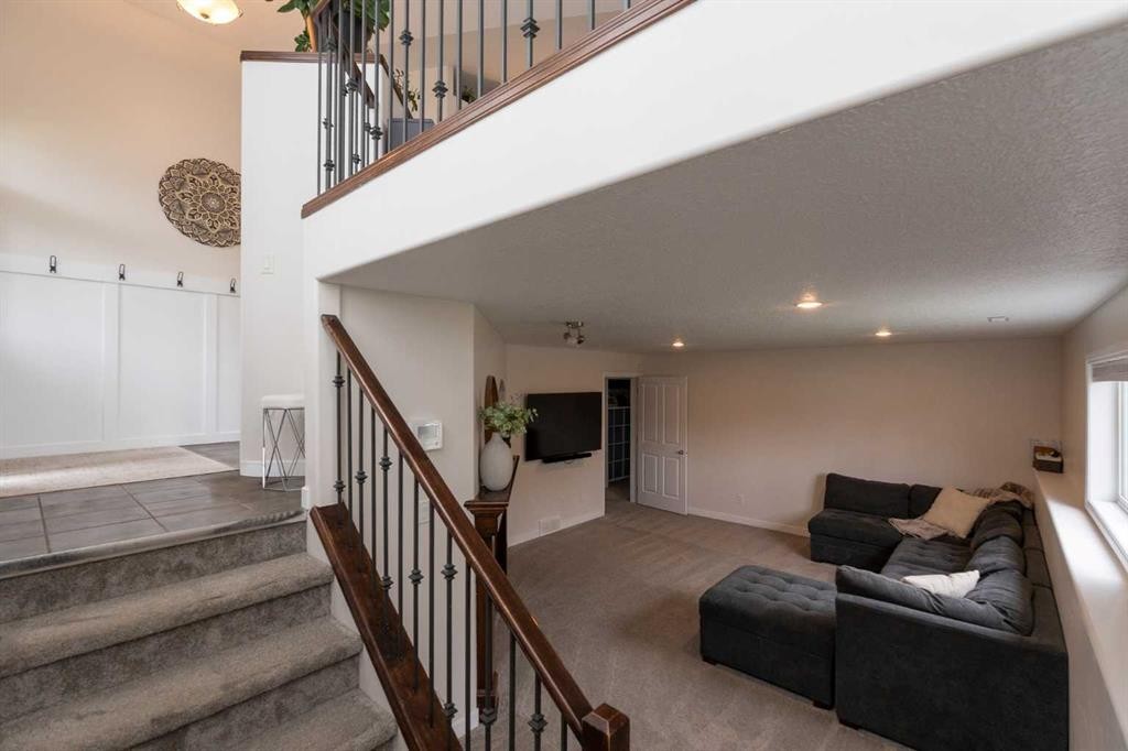 148 Coalbanks Boulevard West, Lethbridge, AB - Indoor Photo Showing Other Room