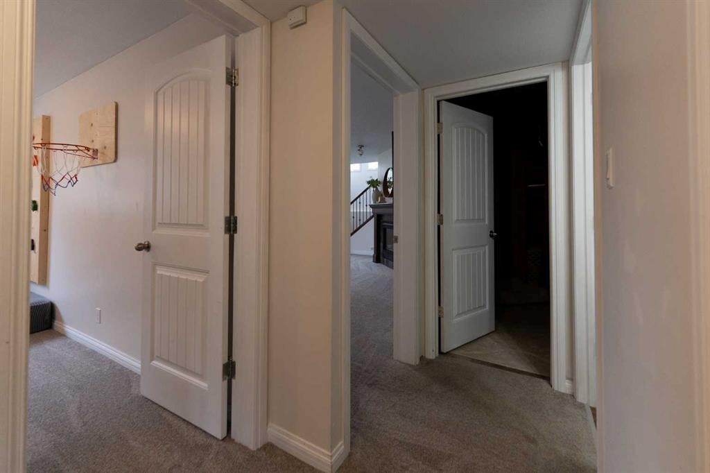 148 Coalbanks Boulevard West, Lethbridge, AB - Indoor Photo Showing Other Room