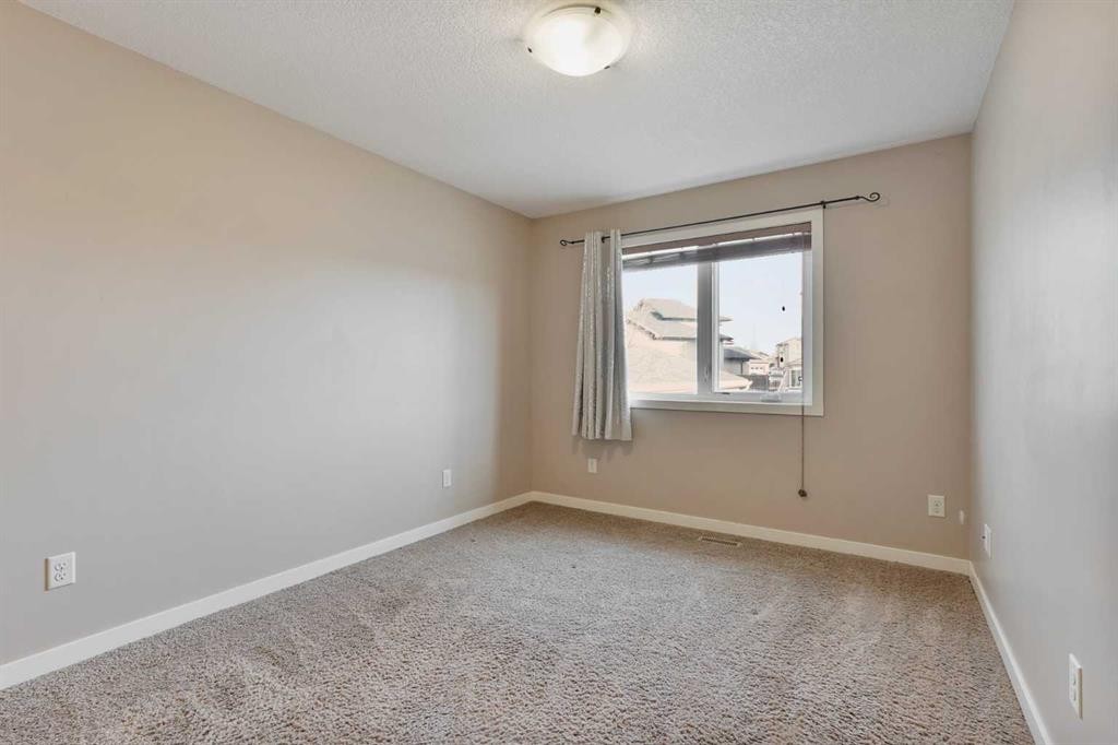 203 Haru Moriyama Place North, Lethbridge, AB - Indoor Photo Showing Other Room