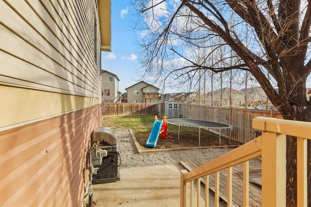 203 Haru Moriyama Place North, Lethbridge, AB - Outdoor