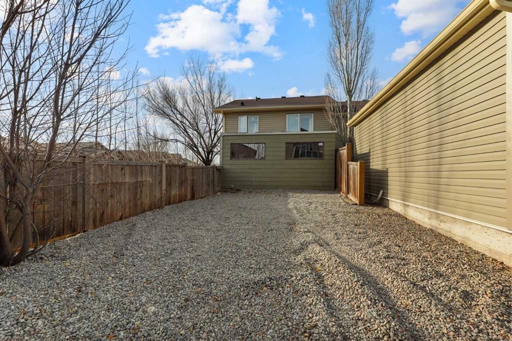 203 Haru Moriyama Place North, Lethbridge, AB - Outdoor
