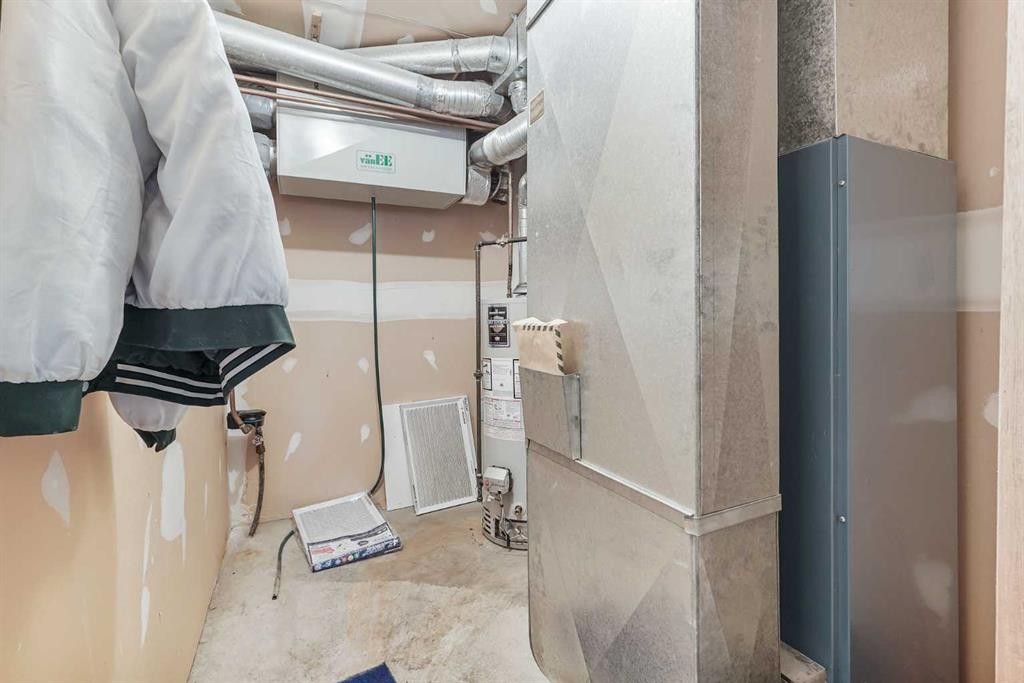 55 Chippewa Crescent West, Lethbridge, AB - Indoor