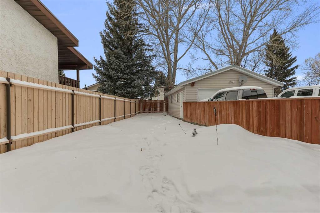 55 Chippewa Crescent West, Lethbridge, AB - Outdoor
