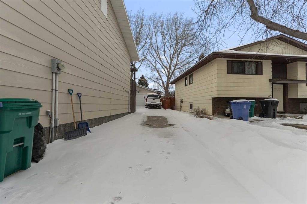 55 Chippewa Crescent West, Lethbridge, AB - Outdoor