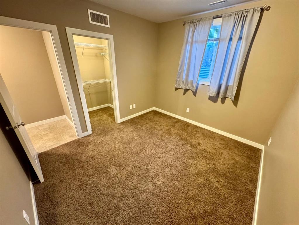 2-189 Silkstone Road West, Lethbridge, AB - Indoor Photo Showing Other Room