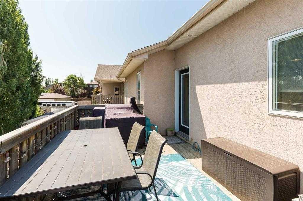 195 Cowichan Court West, Lethbridge, AB