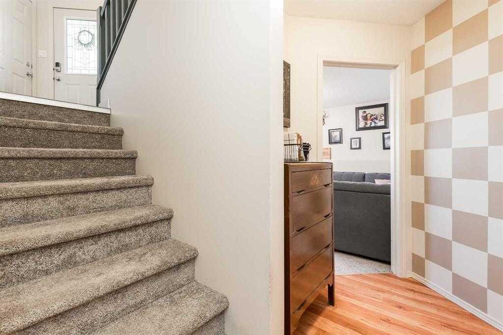 195 Cowichan Court West, Lethbridge, AB