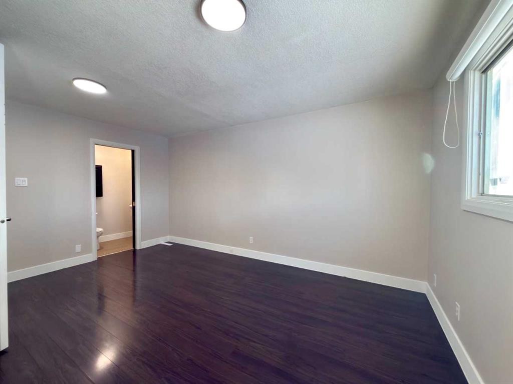 33 Greenview Close North, Lethbridge, AB - Indoor Photo Showing Other Room