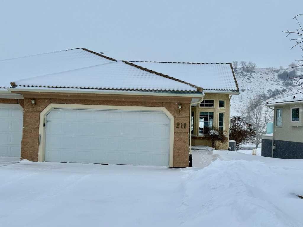 211 Canyon Boulevard West, Lethbridge, AB - Outdoor