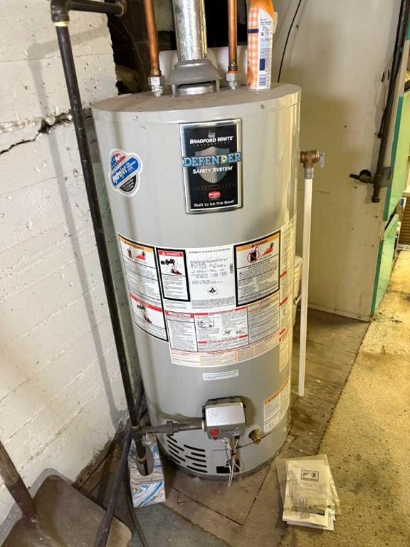 316 Broadway Street North, Raymond, AB - Indoor Photo Showing Basement