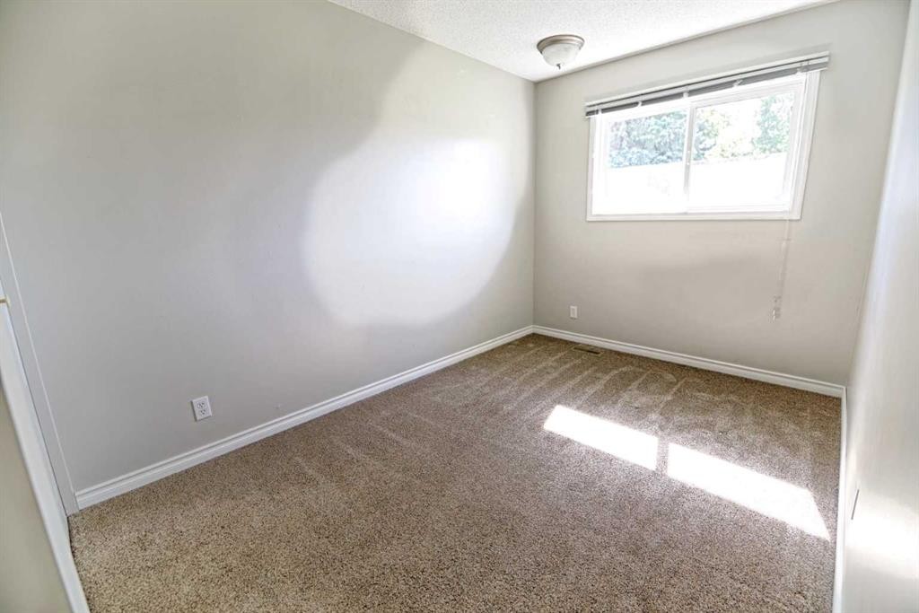 6-55 Lemoyne Crescent West, Lethbridge, AB - Indoor Photo Showing Other Room