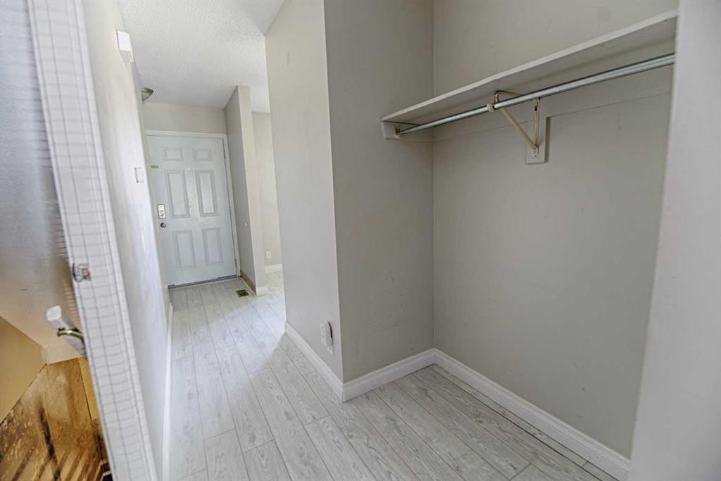 6-55 Lemoyne Crescent West, Lethbridge, AB - Indoor With Storage