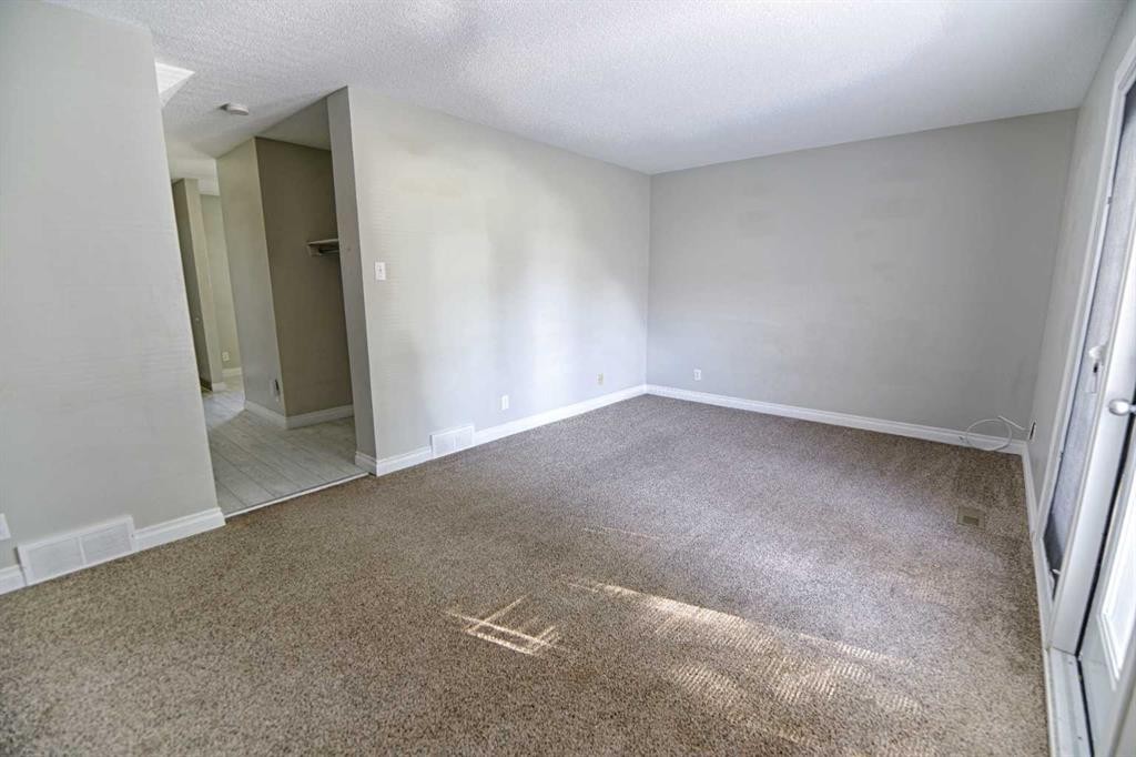 6-55 Lemoyne Crescent West, Lethbridge, AB - Indoor Photo Showing Other Room