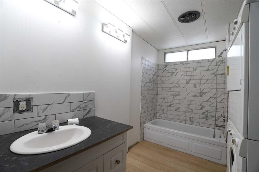 33-895 Elizabeth Street, Pincher Creek, AB