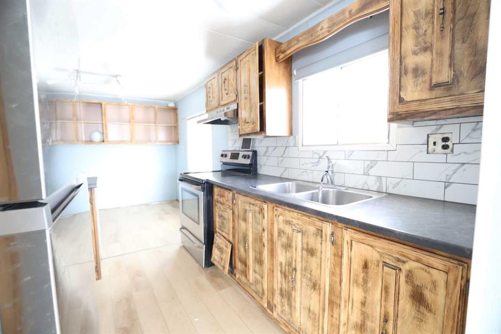 33-895 Elizabeth Street, Pincher Creek, AB