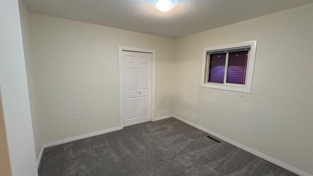 608 2 Street West, Bow Island, AB - Indoor Photo Showing Other Room