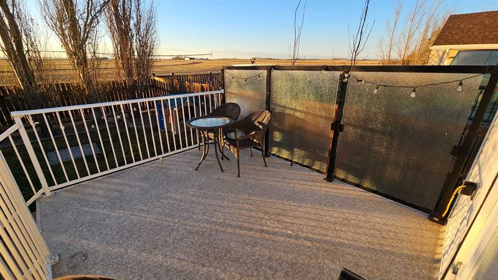 448 Willow Place, Picture Butte, AB - Outdoor