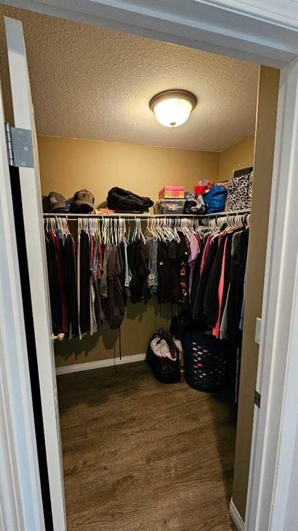 448 Willow Place, Picture Butte, AB - Indoor With Storage
