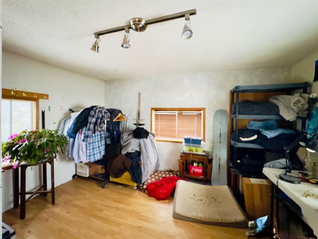11702 22 Avenue, Blairmore, AB - Indoor