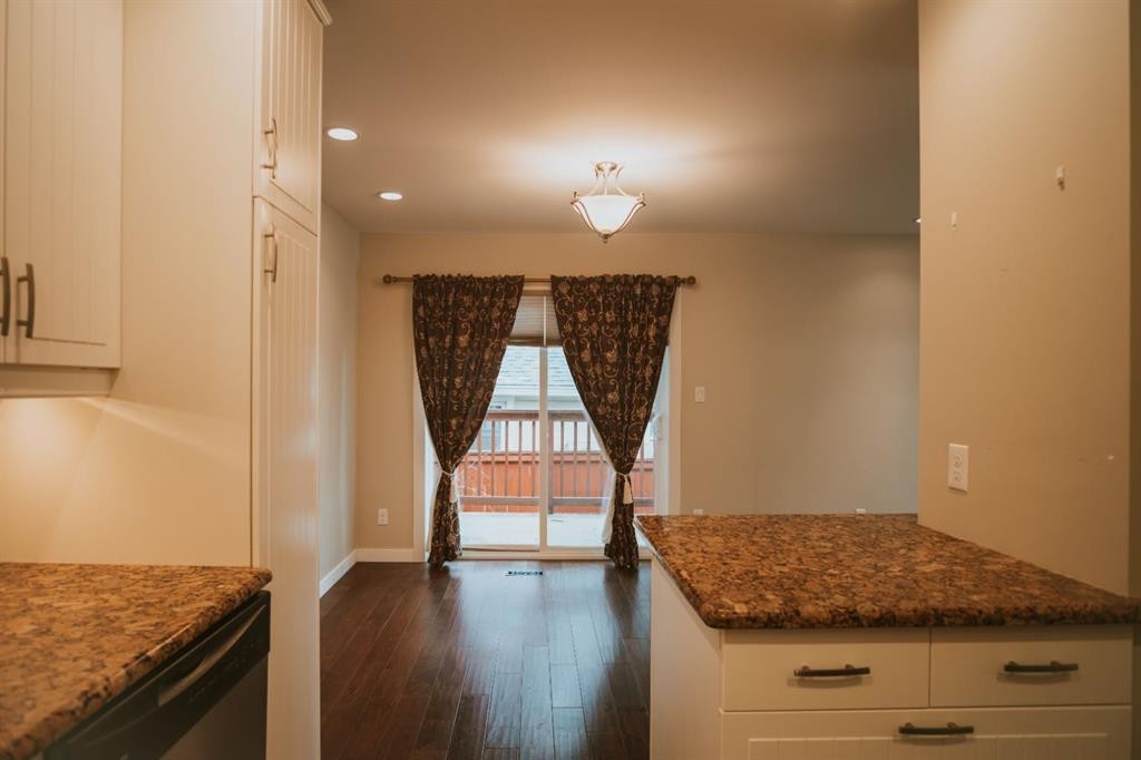 1201 8 Avenue South, Lethbridge, AB - Indoor Photo Showing Kitchen