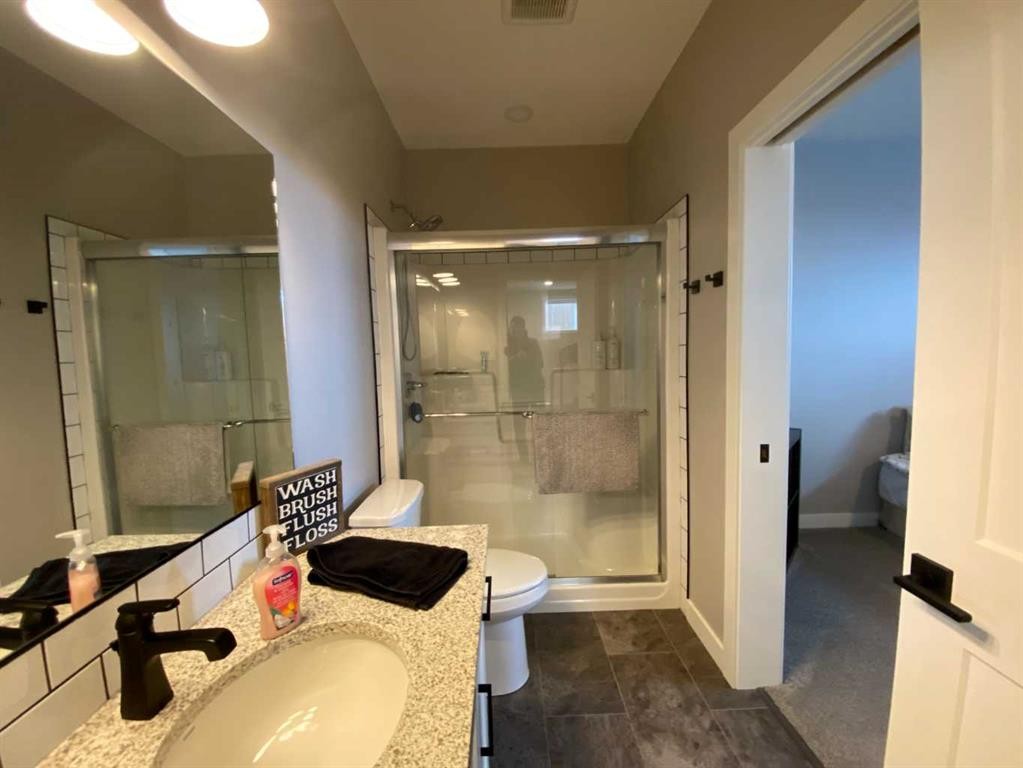 4237 60 Avenue, Taber, AB - Indoor Photo Showing Bathroom