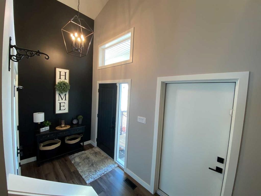 4237 60 Avenue, Taber, AB - Indoor Photo Showing Other Room