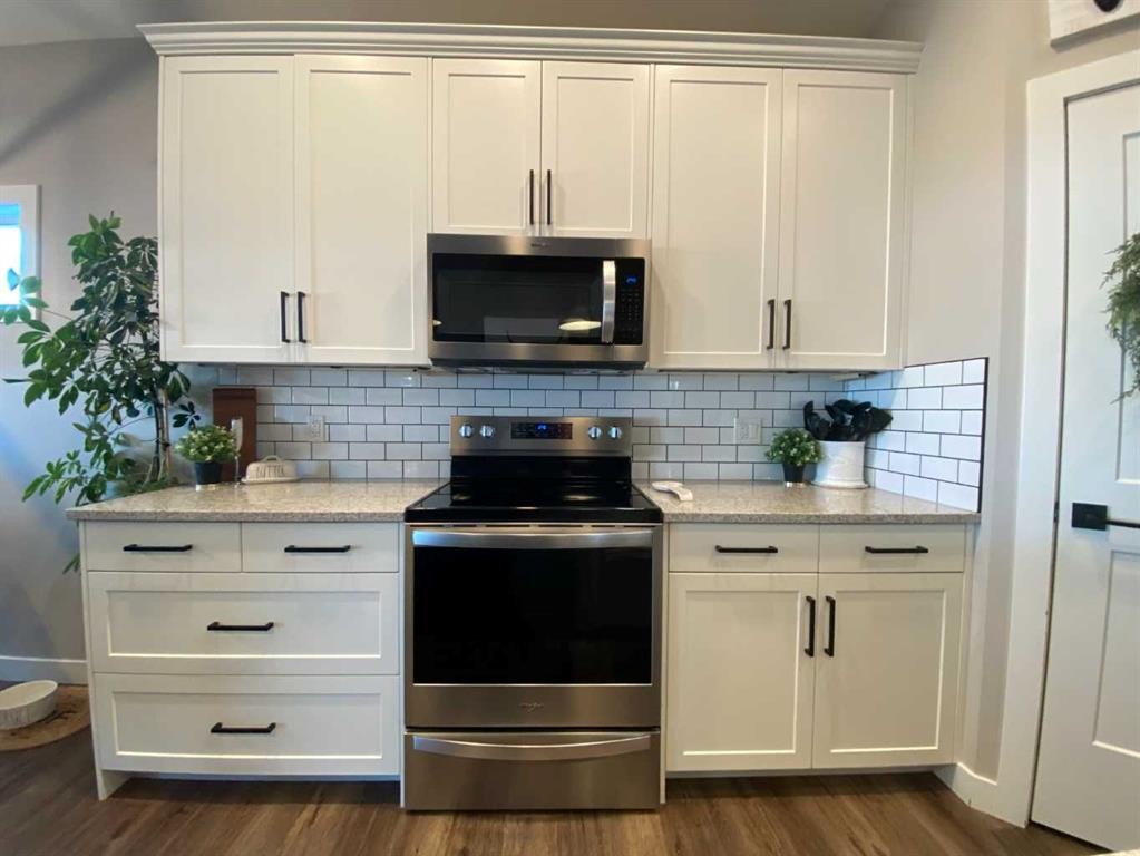 4237 60 Avenue, Taber, AB - Indoor Photo Showing Kitchen