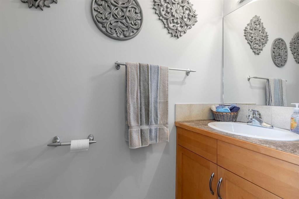 114 Lynx Cove North, Lethbridge, AB - Indoor Photo Showing Bathroom