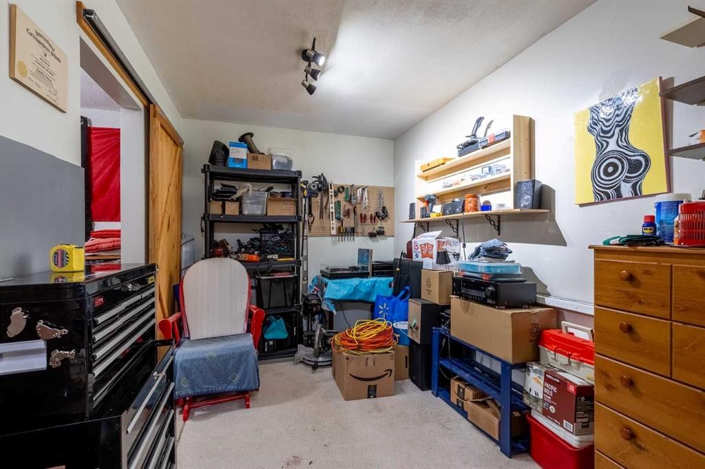 114 Lynx Cove North, Lethbridge, AB - Indoor Photo Showing Other Room