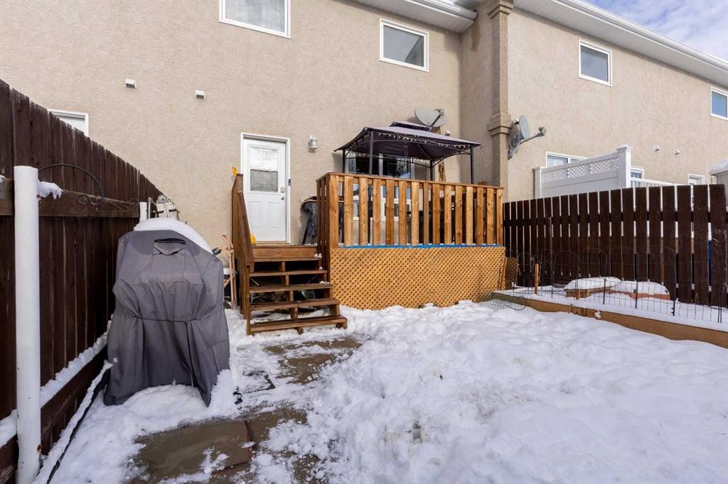 114 Lynx Cove North, Lethbridge, AB - Outdoor With Deck Patio Veranda With Exterior