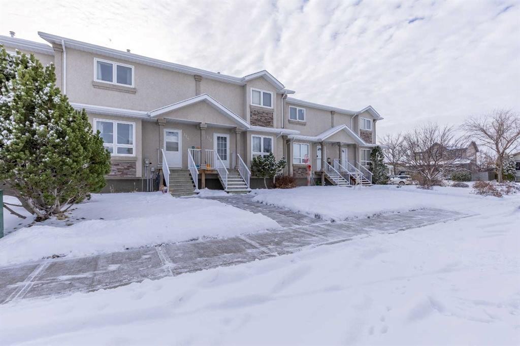 114 Lynx Cove North, Lethbridge, AB - Outdoor With Facade