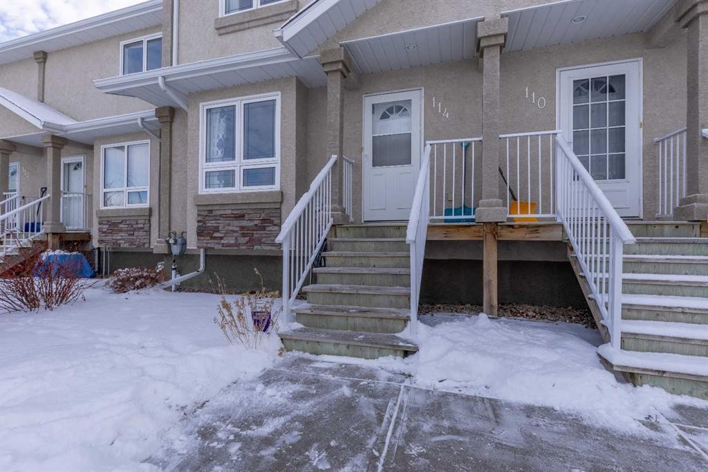 114 Lynx Cove North, Lethbridge, AB - Outdoor With Facade