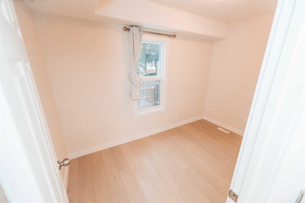 114 15 Street North, Lethbridge, AB - Indoor Photo Showing Other Room