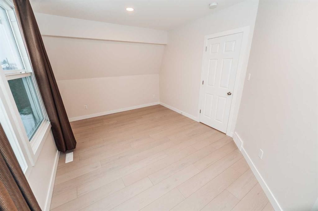 114 15 Street North, Lethbridge, AB - Indoor Photo Showing Other Room