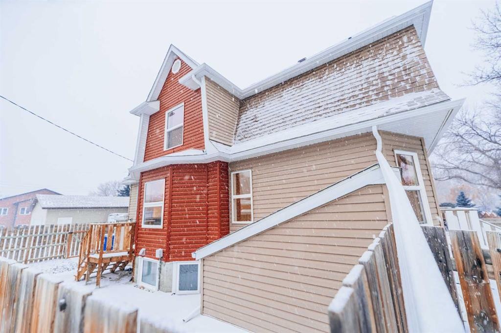 114 15 Street North, Lethbridge, AB - Outdoor