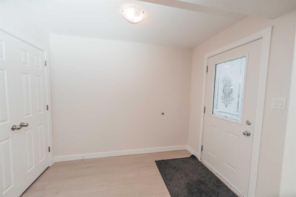 114 15 Street North, Lethbridge, AB - Indoor Photo Showing Other Room