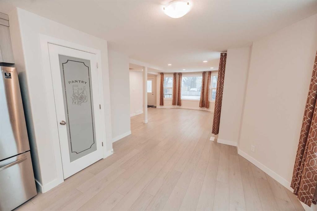 114 15 Street North, Lethbridge, AB - Indoor Photo Showing Other Room