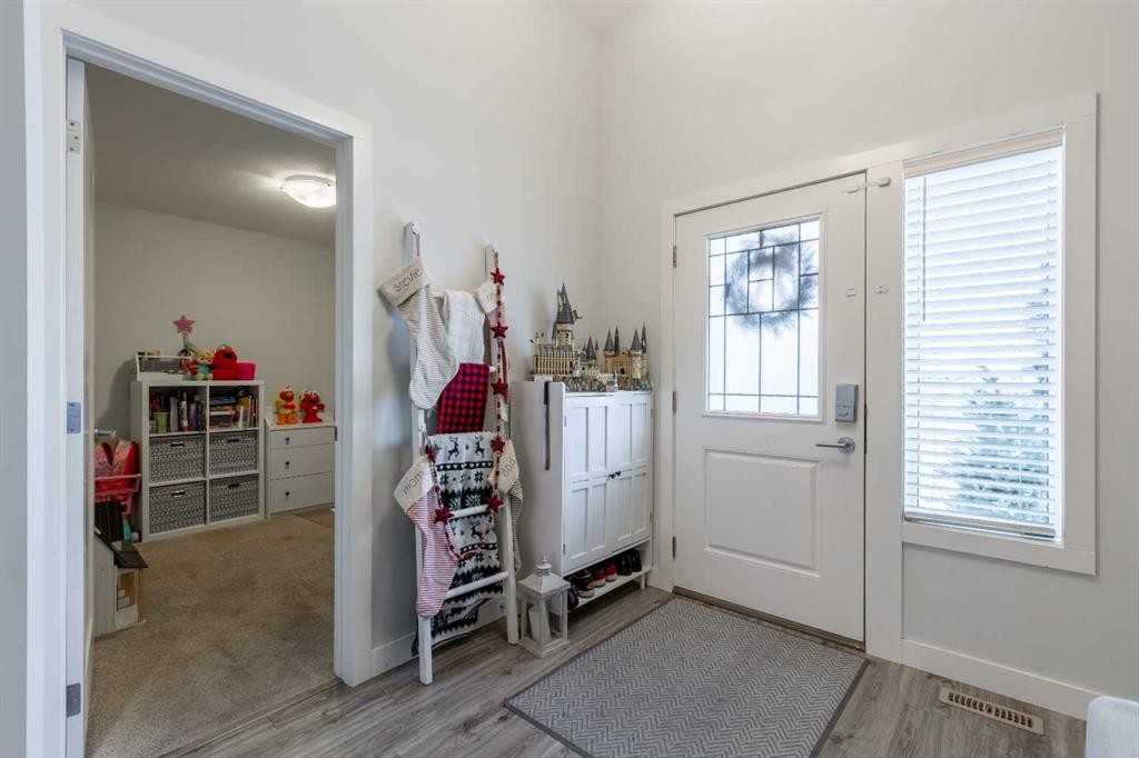 59 Kensington Road West, Lethbridge, AB - Indoor Photo Showing Other Room