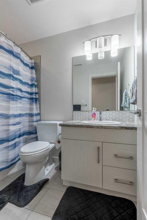 59 Kensington Road West, Lethbridge, AB - Indoor Photo Showing Bathroom