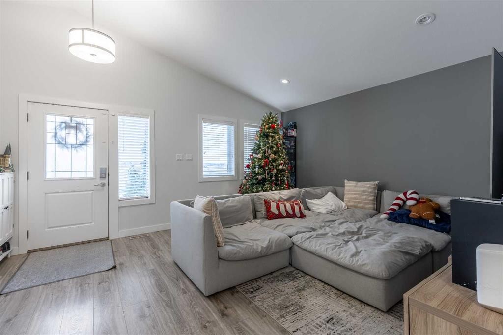 59 Kensington Road West, Lethbridge, AB - Indoor