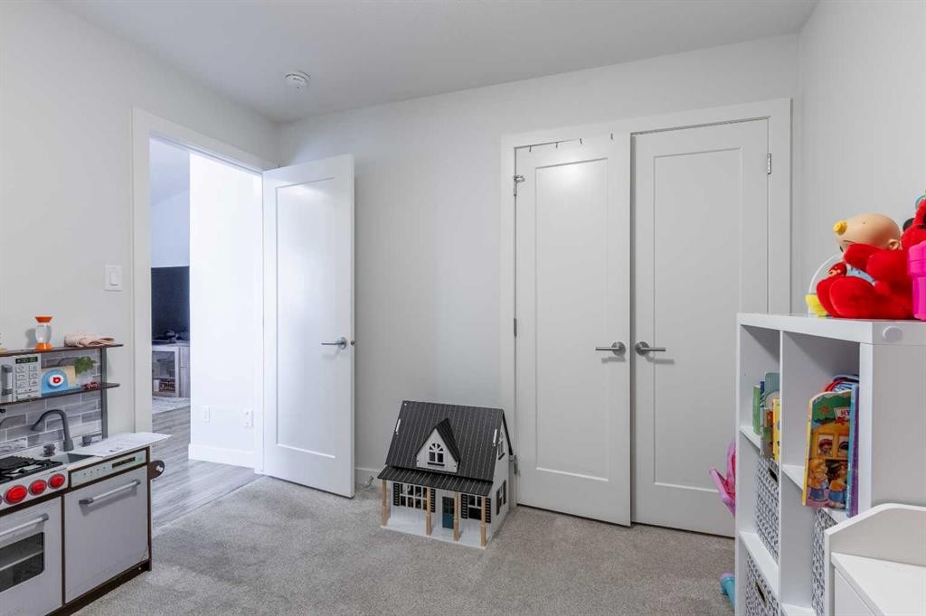 59 Kensington Road West, Lethbridge, AB - Indoor