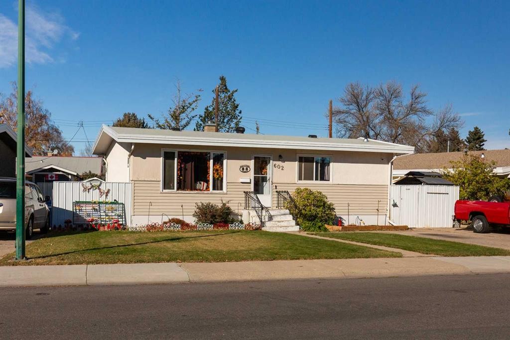 602 27 Street North, Lethbridge, AB - Outdoor
