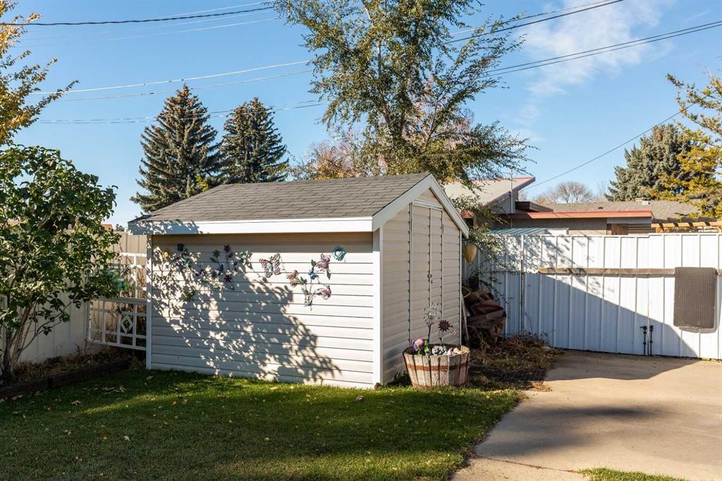 602 27 Street North, Lethbridge, AB - Outdoor