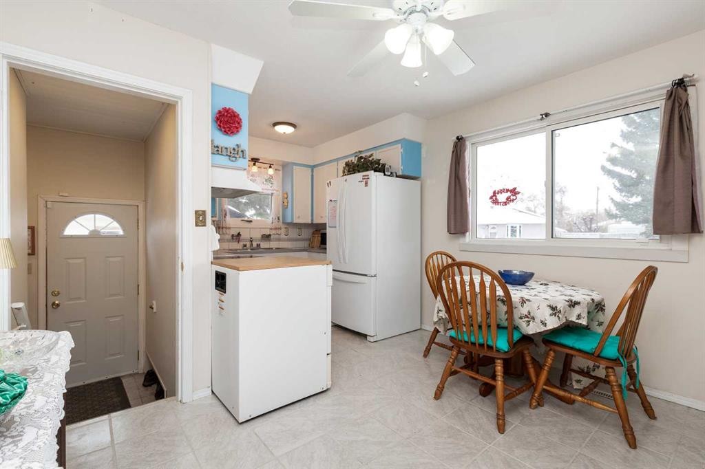 602 27 Street North, Lethbridge, AB - Indoor