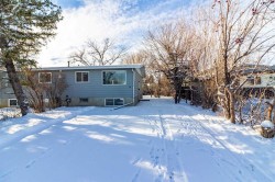 74 Carleton Place WEST Lethbridge, AB T1K 3X6