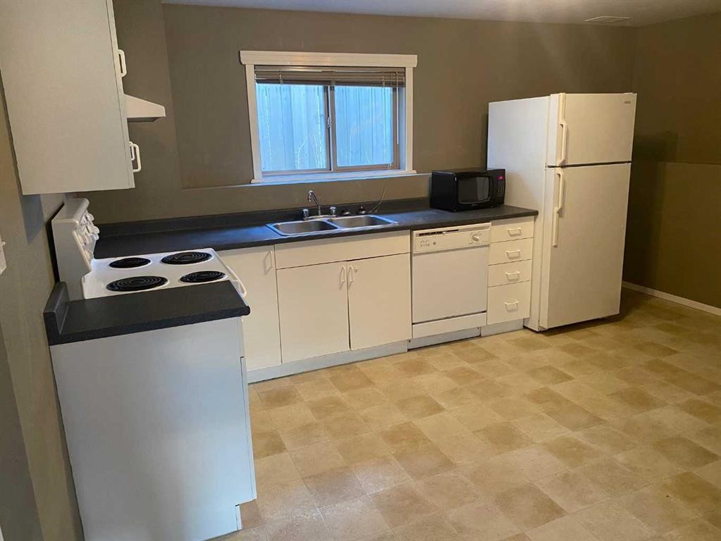 A-467 Blackfoot Manor West, Lethbridge, AB