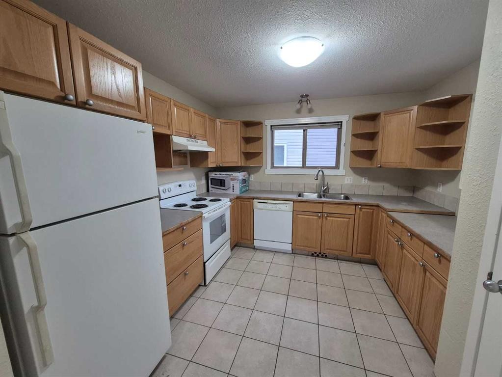 A-467 Blackfoot Manor West, Lethbridge, AB