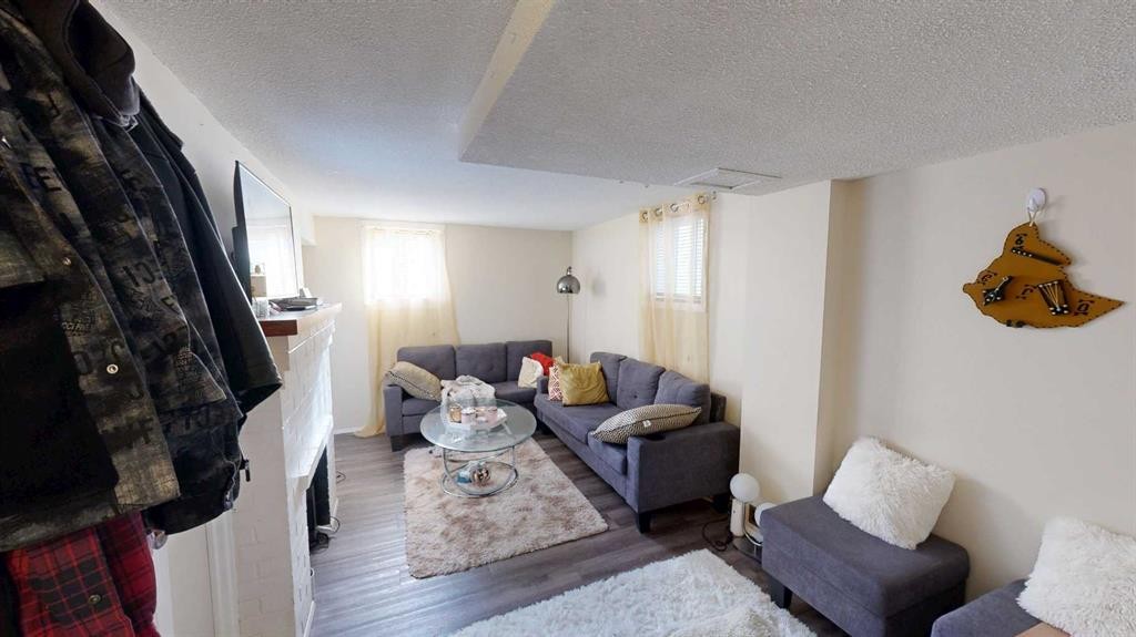 B-1212 7 Avenue South, Lethbridge, AB