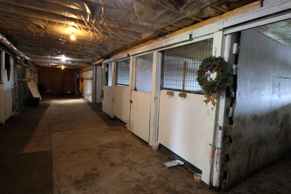 194023A 8 Avenue, Stirling, AB - Indoor