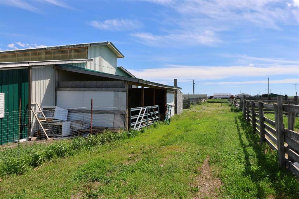 194023A 8 Avenue, Stirling, AB - Outdoor